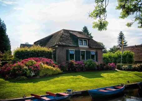 Nature-Friendly Family Houses